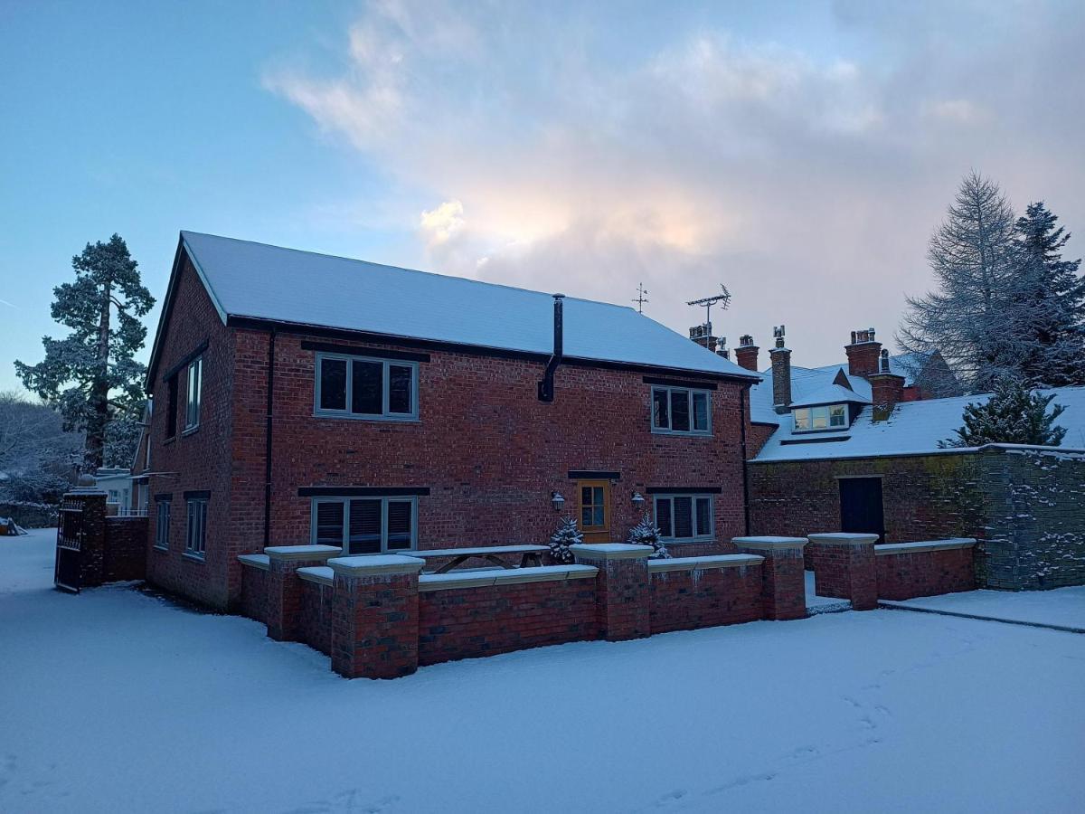 The Stables At Eriviat Hall Henllan  Exterior photo