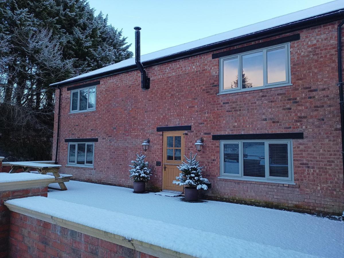 The Stables At Eriviat Hall Henllan  Exterior photo
