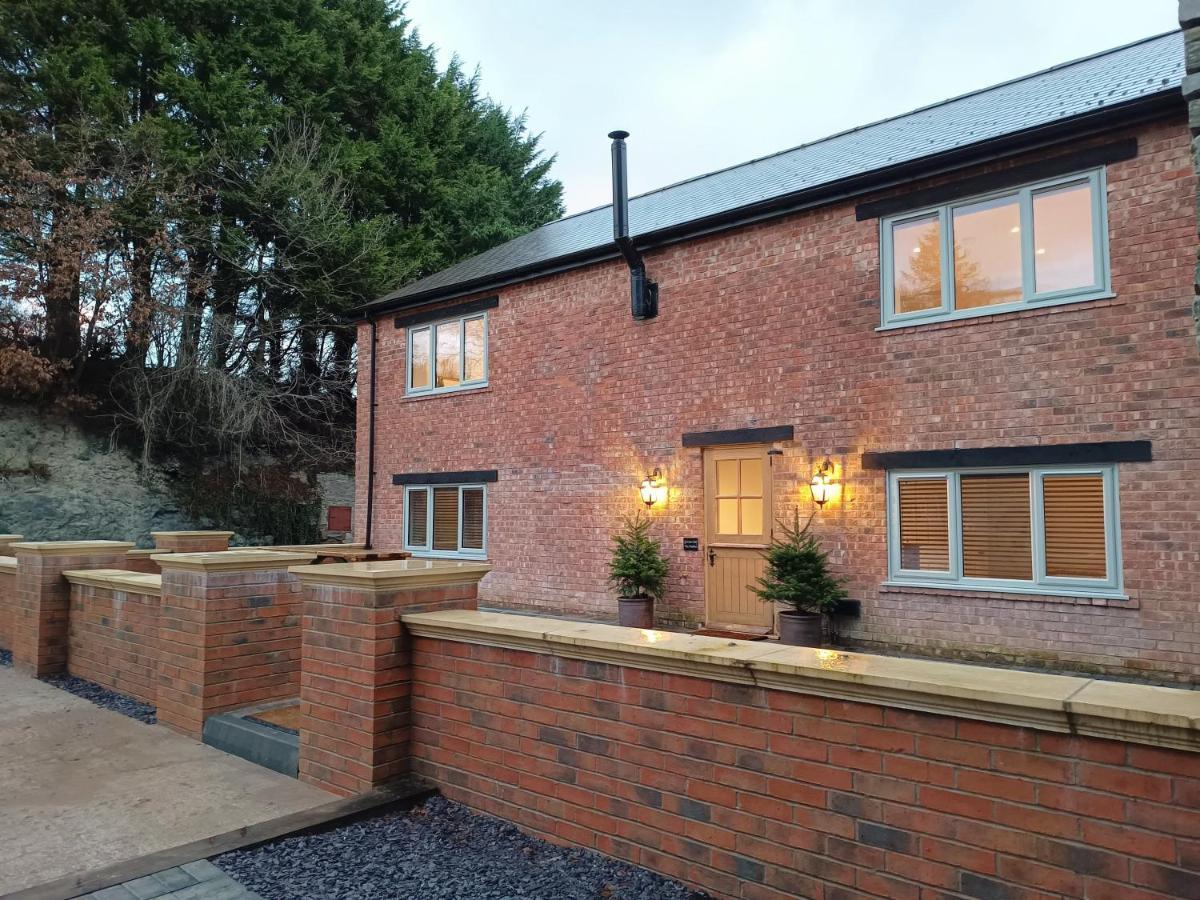 The Stables At Eriviat Hall Henllan  Exterior photo